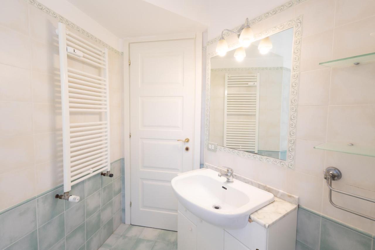 La Casa Di Daniela Apartment ลิโด ดิ ออสเตีย ภายนอก รูปภาพ