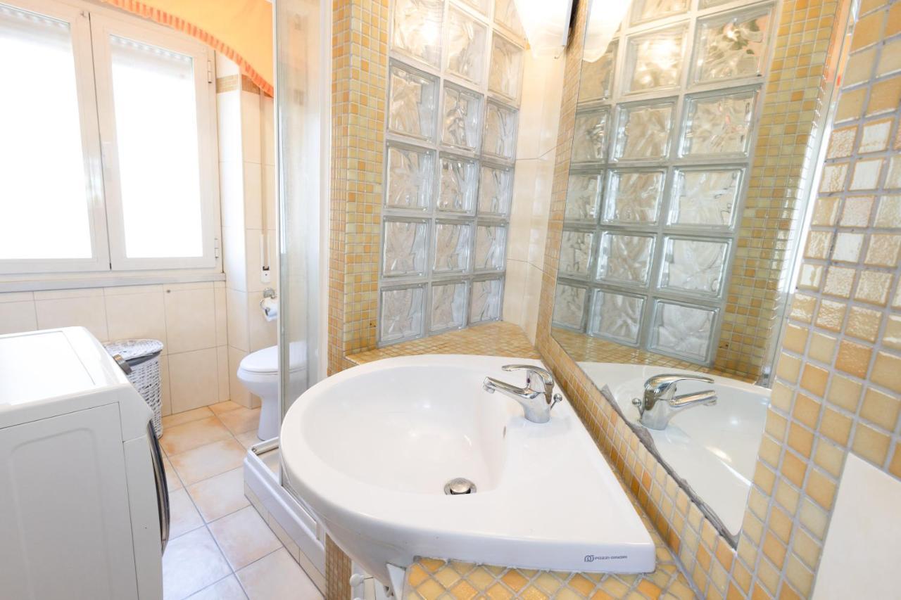 La Casa Di Daniela Apartment ลิโด ดิ ออสเตีย ภายนอก รูปภาพ