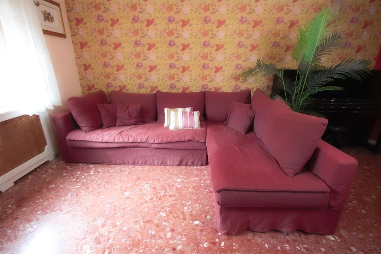 La Casa Di Daniela Apartment ลิโด ดิ ออสเตีย ภายนอก รูปภาพ