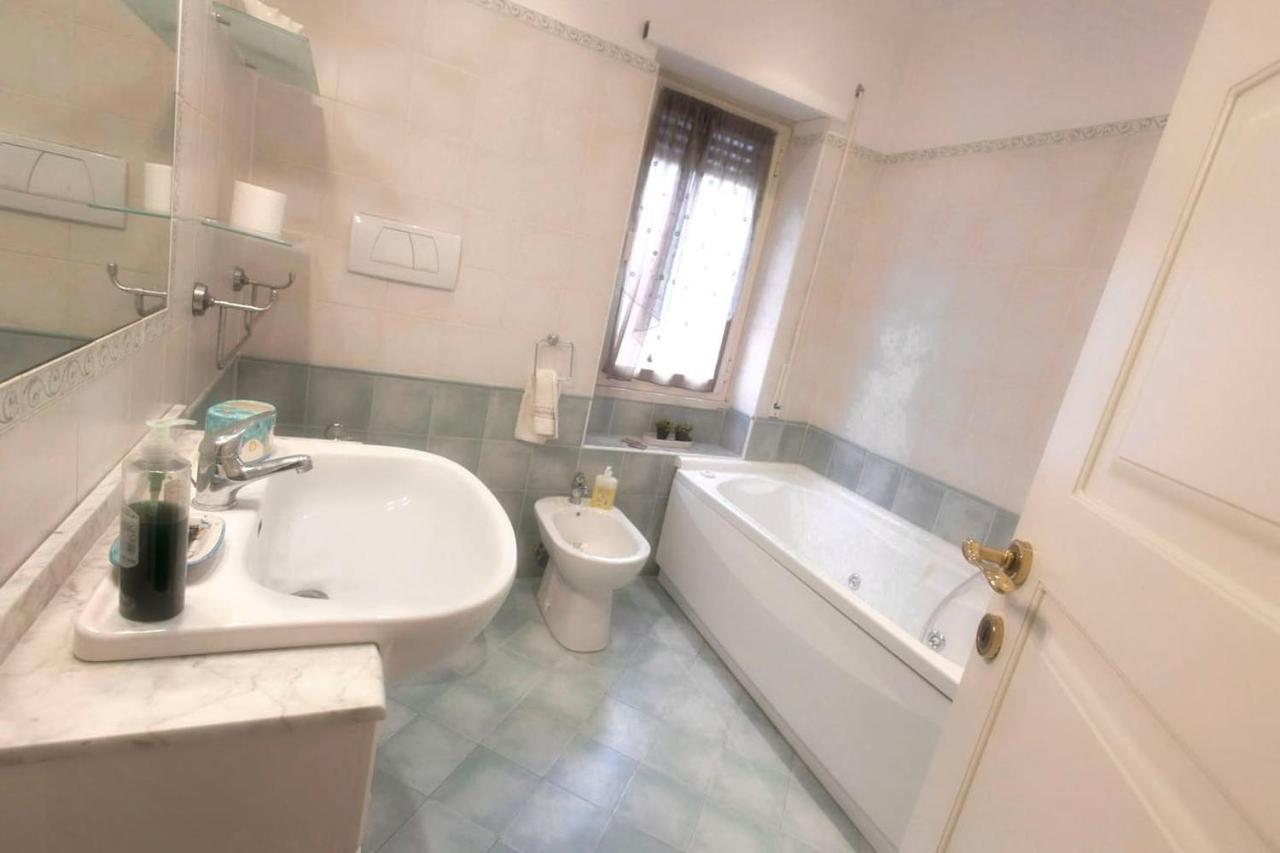 La Casa Di Daniela Apartment ลิโด ดิ ออสเตีย ภายนอก รูปภาพ